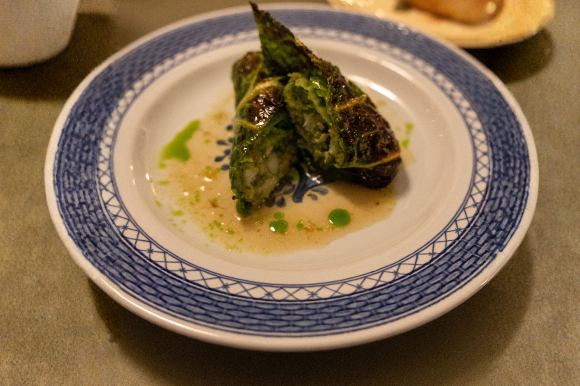 Fiskedolmer med lokal kuller og savoykål. Foto: PR.