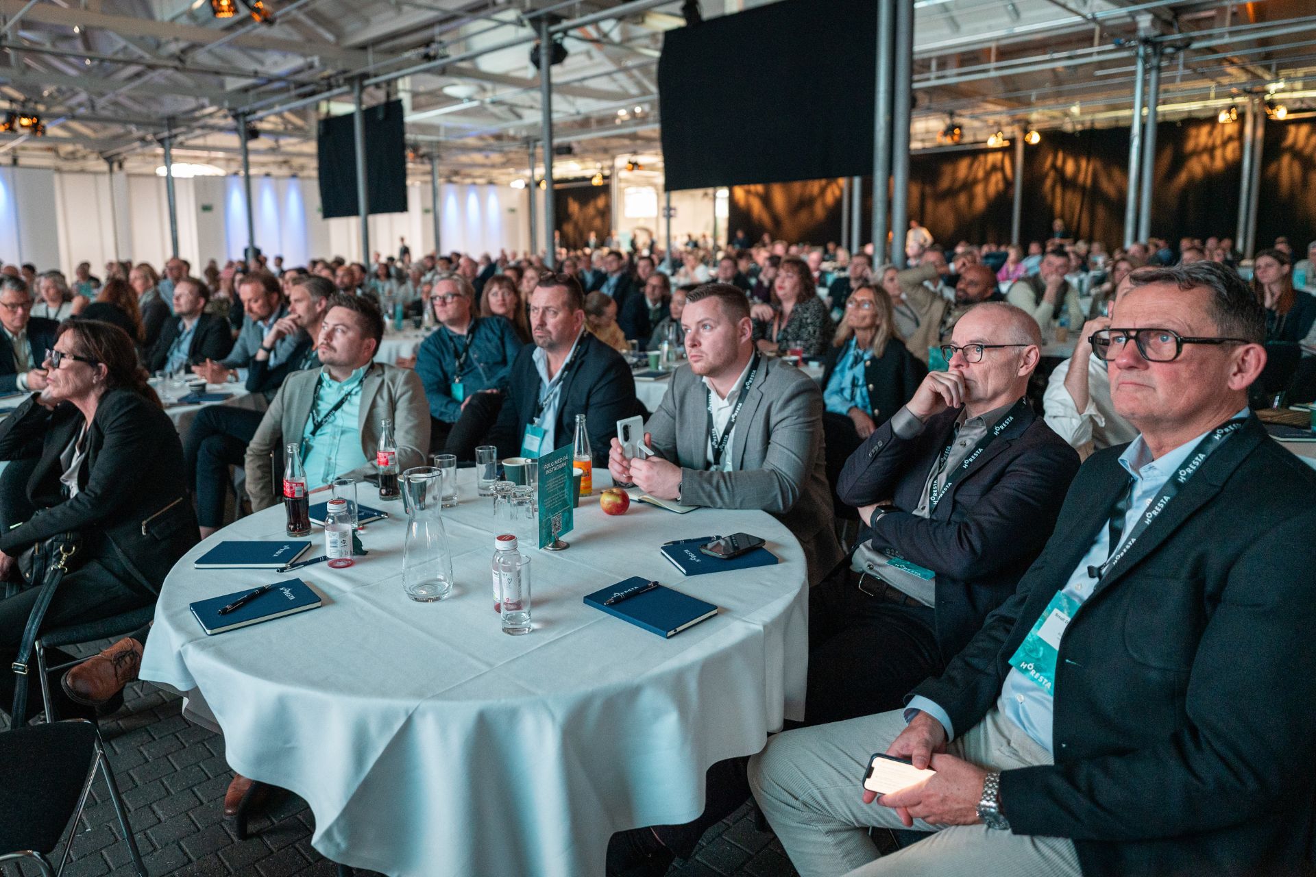 Mennesker i salen - HORESTA Årsdag 2025
